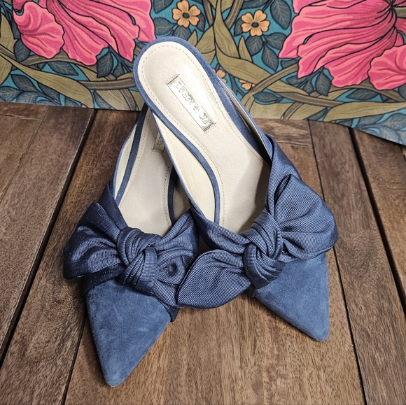 Louise et Cie Navy Suede Kitten Heels Bow Detail - Picture 9 of 9